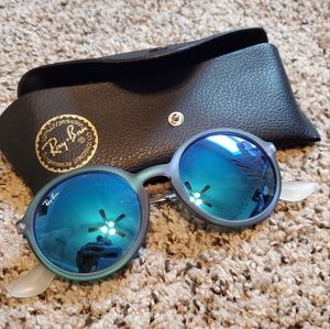 Ray Ban sunglasses round blue EUC